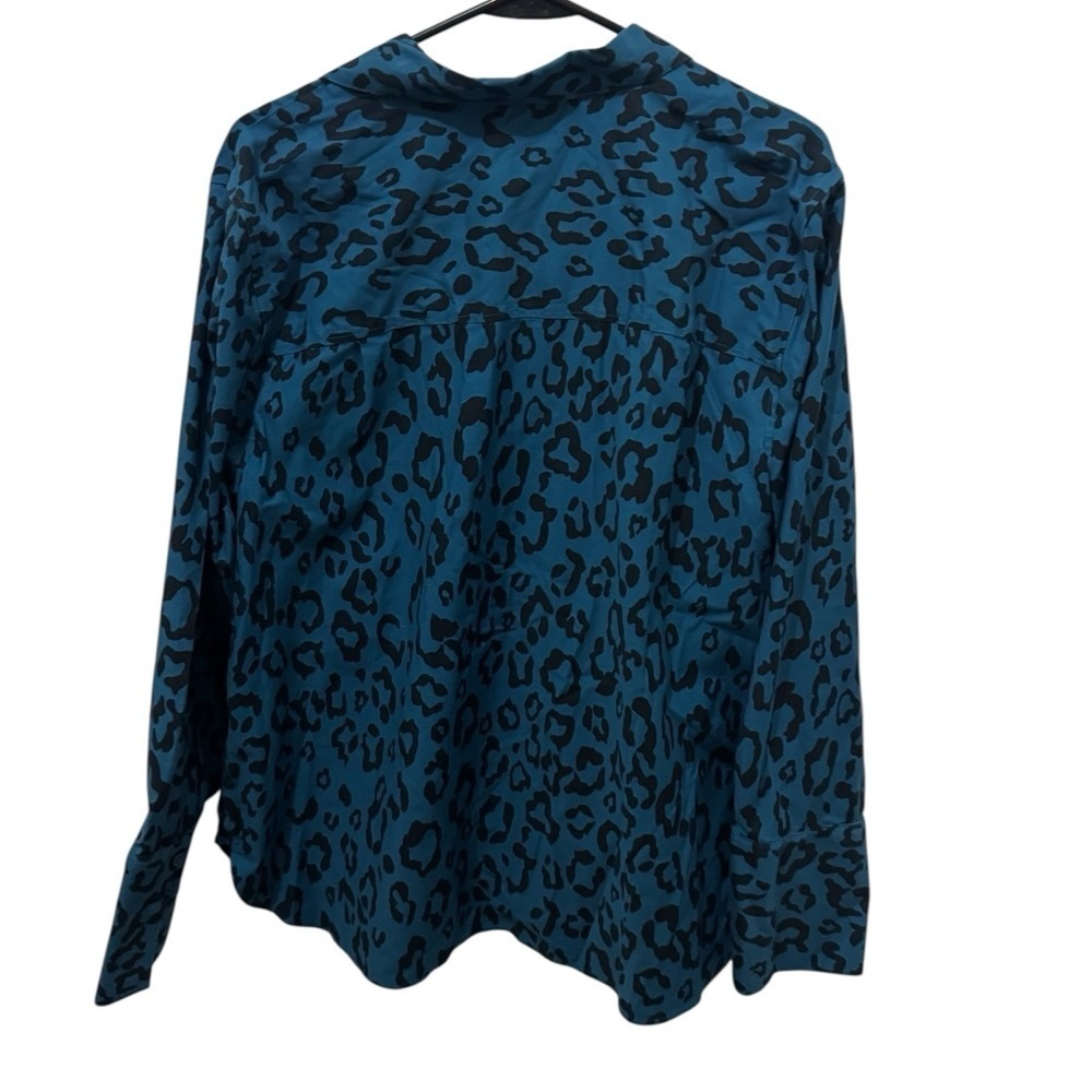 Chico's Blue Animal Print Button Down Blouse Size 16 - Picture 3 of 5